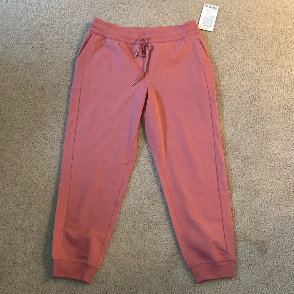 Lululemon Scuba HR French Terry Joggers in Briar Rose NWT - Picture 4 of 6